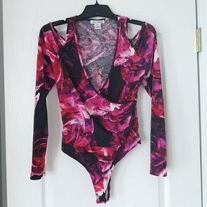 Cutout bodysuit ❤final price
